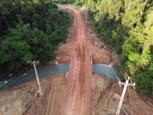 Vídeo: Secretaria de Obras de Vera recupera ponte no interior e garante trafegabilidade