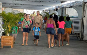 Sucesso, show e descontos de até 70% marcam o 6º Feirão Liquida Tudo em Vera