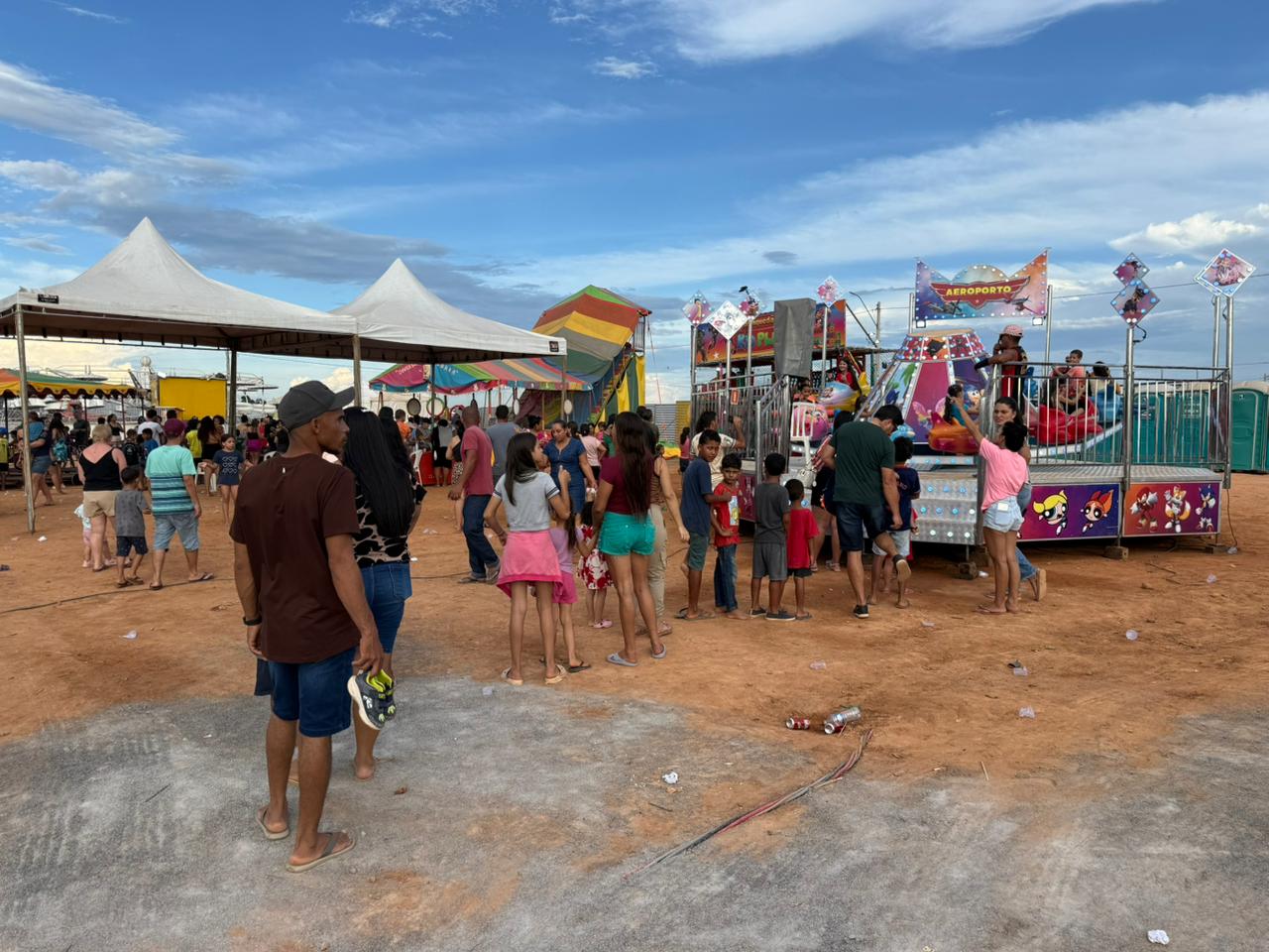 Diversão gratuita no parque da Expovera leva alegria e inclusão às famílias verenses