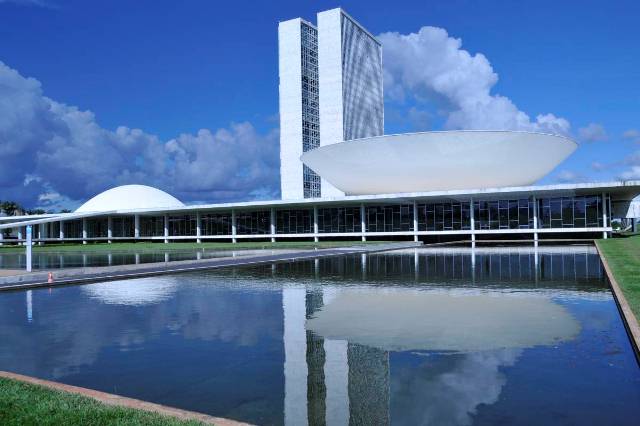 Congresso derruba veto de Lula e permite doações a estados e municípios durante campanha eleitoral