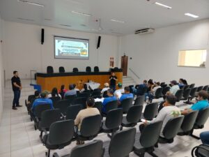 Prefeitura de Vera capacita motoristas e monitores do transporte escolar e apresenta nova Instrução Normativa