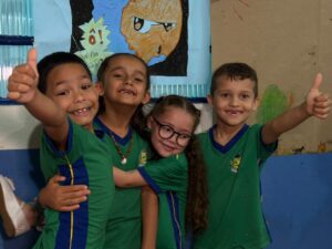 Exposição na Escola Nilza apresenta projetos ecológicos com foco na conscientização infantil