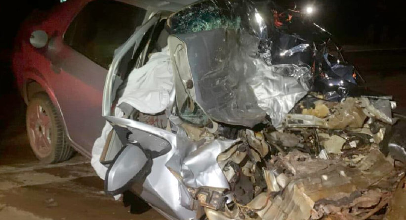 Dois morrem após carro colidir com carreta na BR-163 em MT