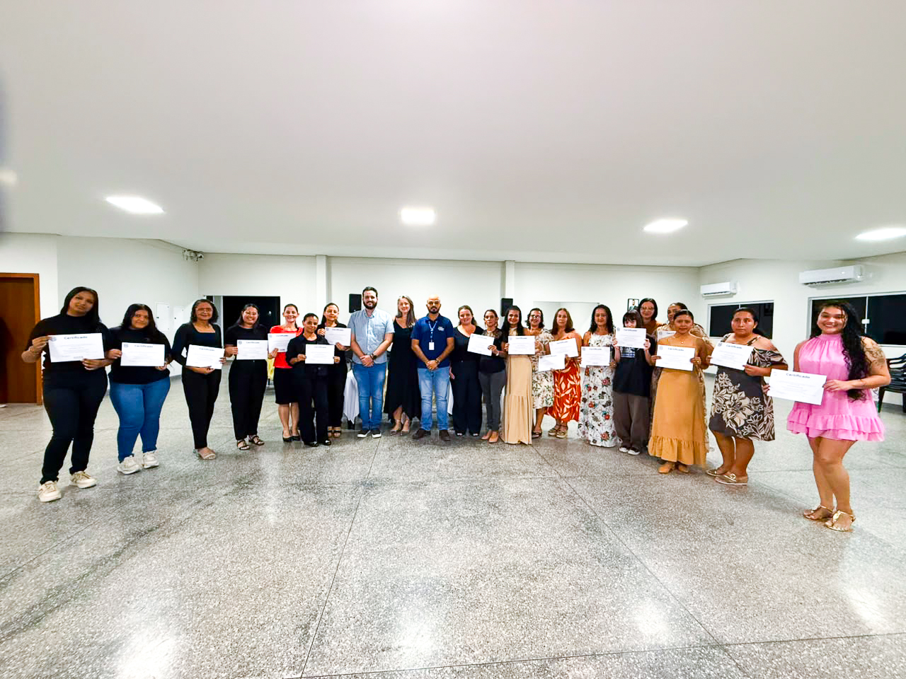 Curso de qualificação profissionalizante do Ser Família Capacita forma 21 alunos em Vera
