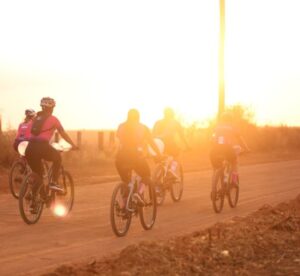 Pedal Lilás reúne cerca de 40 mulheres em ação de conscientização em Vera