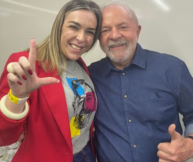 Vídeo: Lula afirma não conhecer Roberta Luchsinger; redes sociais da empresária mostram registros dos dois juntos