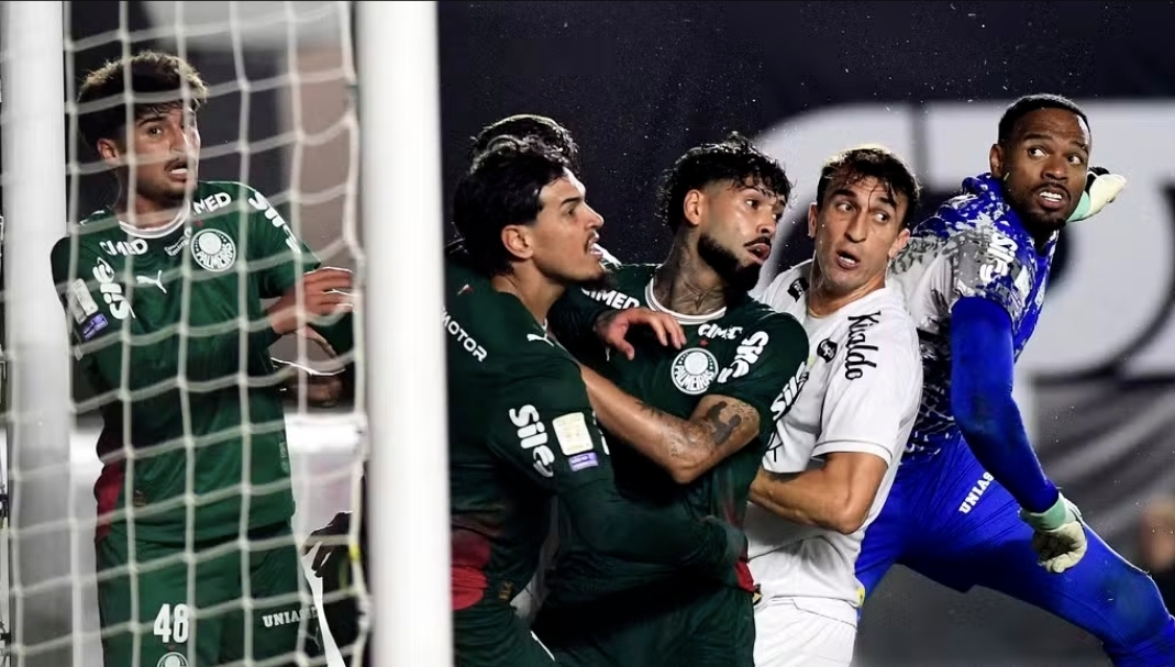 Santos e Palmeiras empatam em clássico de muitas chances na Vila Belmiro