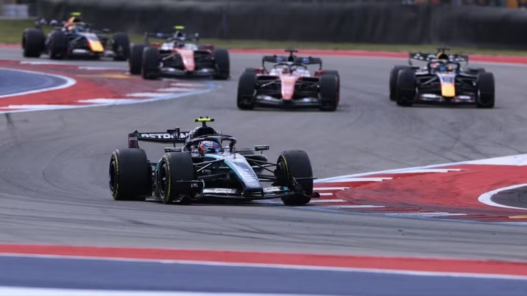 Antonelli vence GP dos EUA, mas Russell e Hamilton evitam título antecipado na F1