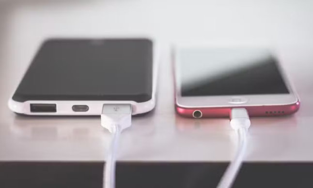 Brasileiros terão que validar biometria para manter linhas de celular, determina Anatel